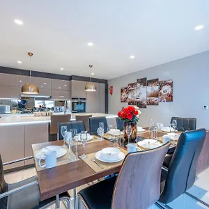 *rd7c* For Your Relaxed & Cosy + Free Parking + Free Fast Wifi * , Batley United Kingdom